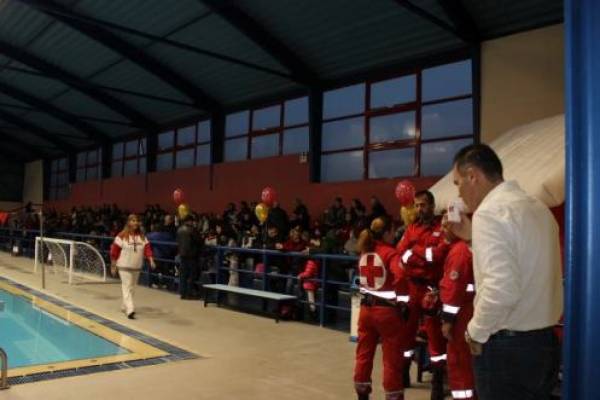 ΑΠΟ ΤΟ ΔΗΜΟΤΙΚΟ ΚΟΛΥΜΒΗΤΗΡΙΟ ΞΕΚΙΝΗΣΑΝ ΟΙ ΧΡΙΣΤΟΥΓΕΝΝΙΑΤΙΚΕΣ ΕΚΔΗΛΩΣΕΙΣ ΤΟΥ ΔΗΜΟΥ