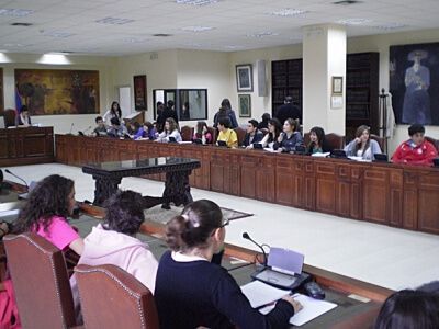 Οι μαθητές του 5ου Γυμνασίου Κερατσινίου ρωτούν για το πράσινο, την ανακύκλωση και τα οικολογικά σχολεία 